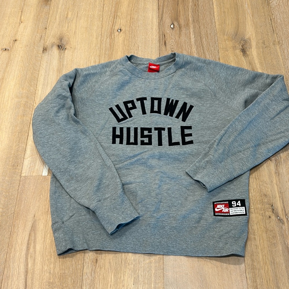 Medium Nike Uptown Hustle crewneck sweatshirt in Grey.